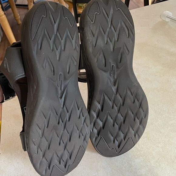 Skechers Goga Max Sandals shoes size 12 men’s adjustable straps - Picture 4 of 5